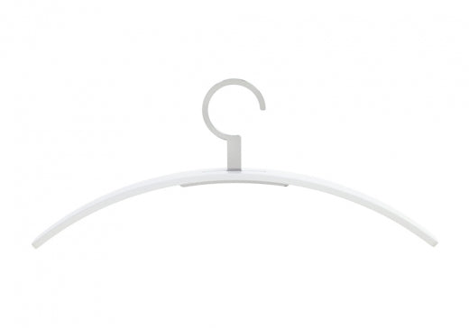 Kleiderbügel 0130. - Eleganz aus Nussbaumholz oder Lackfarben mit Metallhaken