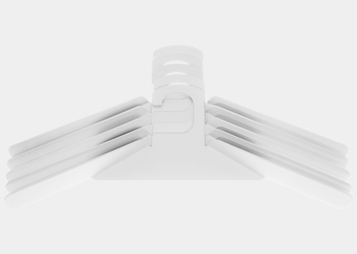 0200. Kleiderbügel – Platzsparend und Funktional