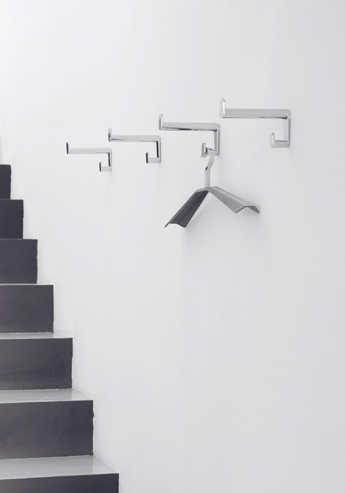 Kleiderbügel 0230. – Eleganter und rutschfester Garderobenbügel