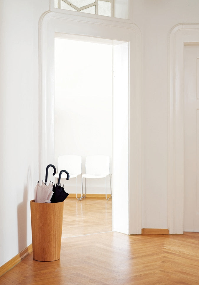 0514. - Eleganter Schirmständer aus Echtholzfurnier (Nussbaum & Eiche)