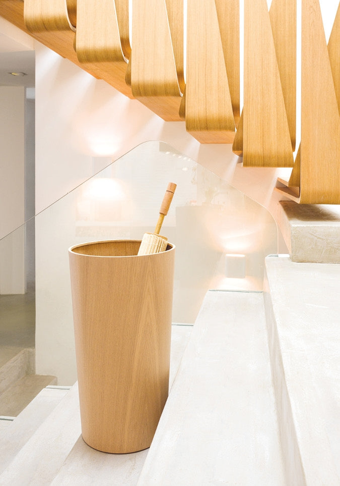 0514. - Eleganter Schirmständer aus Echtholzfurnier (Nussbaum & Eiche)