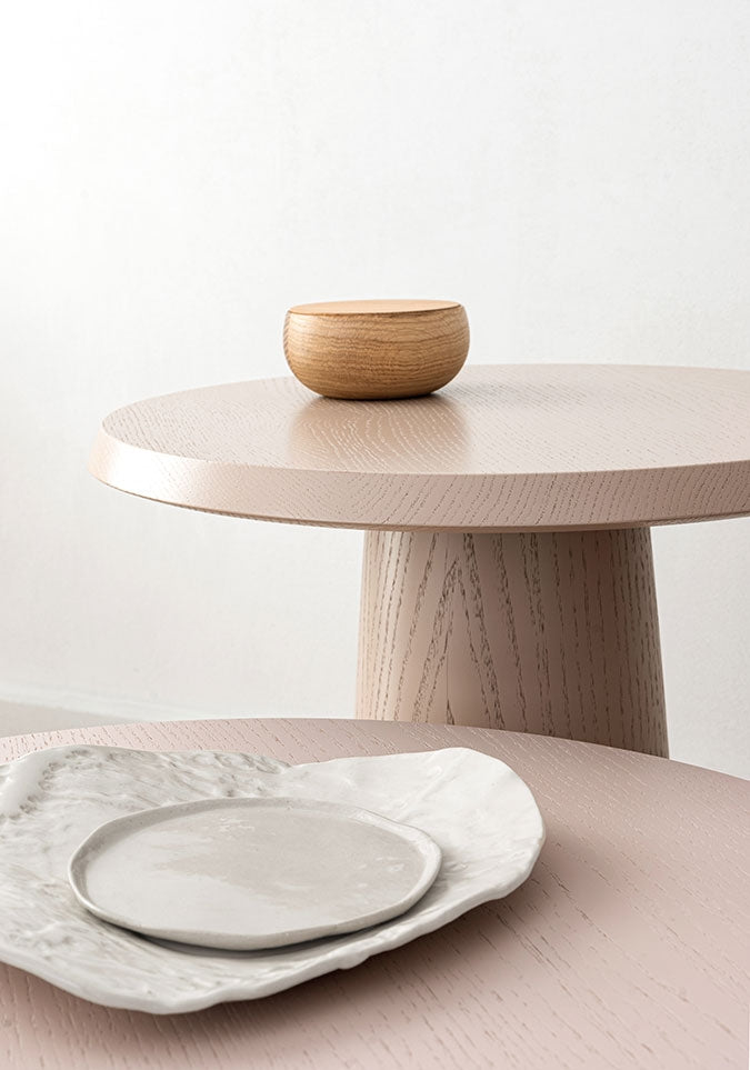 Amanita Beistelltisch: Moderner Design-Tisch aus Massivholz