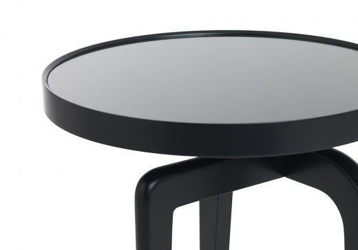 ANT Beistelltisch: Asymmetrisches Design mit Massivholzgestell & Rauchglasplatte