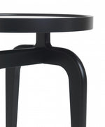 ANT Beistelltisch: Asymmetrisches Design mit Massivholzgestell & Rauchglasplatte