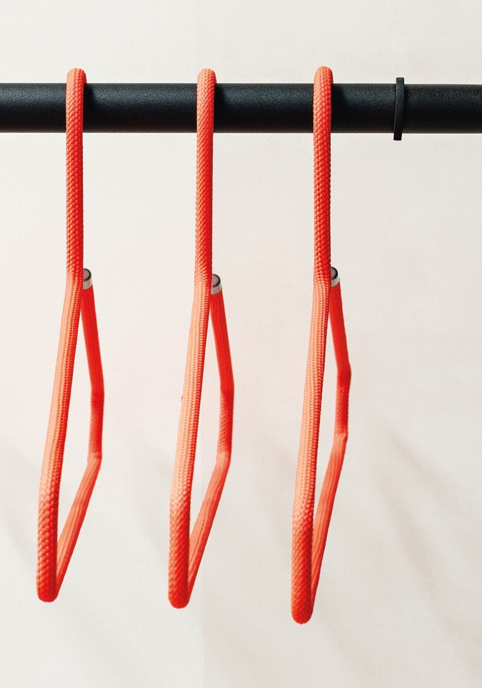 0117. Kleiderbügel aus Stahl mit Textilummantelung – Rutschfest & Stilvoll