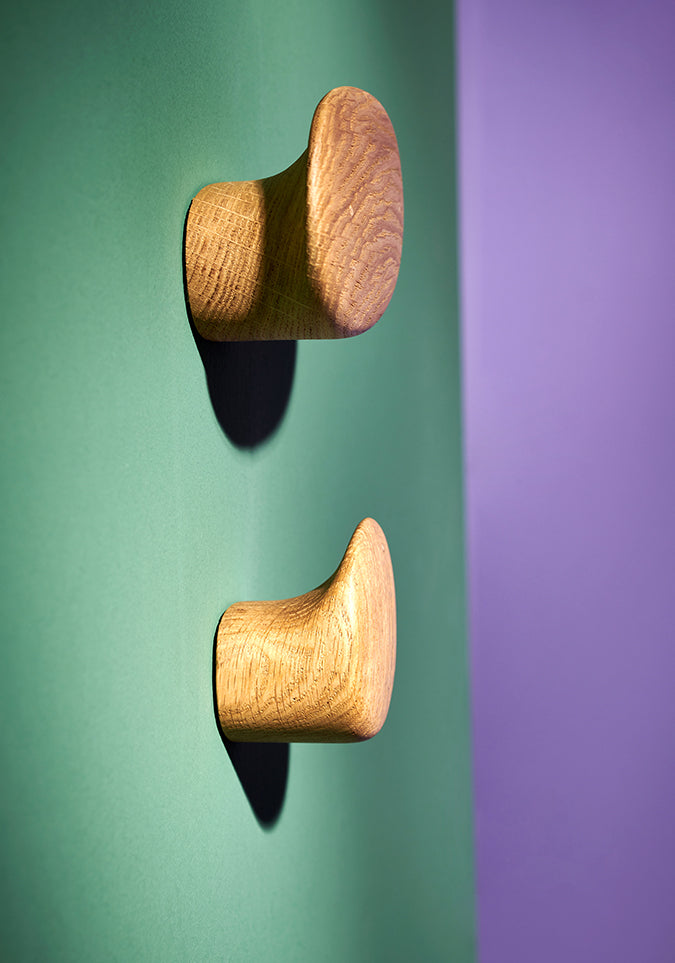 Enki Garderobenhaken: Massivholz Design & Praktische Aufbewahrung