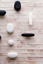 Enki Garderobenhaken: Massivholz Design & Praktische Aufbewahrung