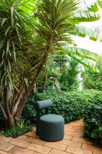 FAYE: Gemütlicher Sitzhocker & Sessel – Designmöbel für stilvolle Räume