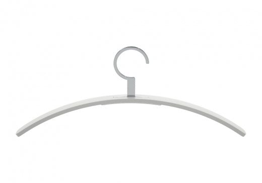 Kleiderbügel 0130. - Eleganz aus Nussbaumholz oder Lackfarben mit Metallhaken