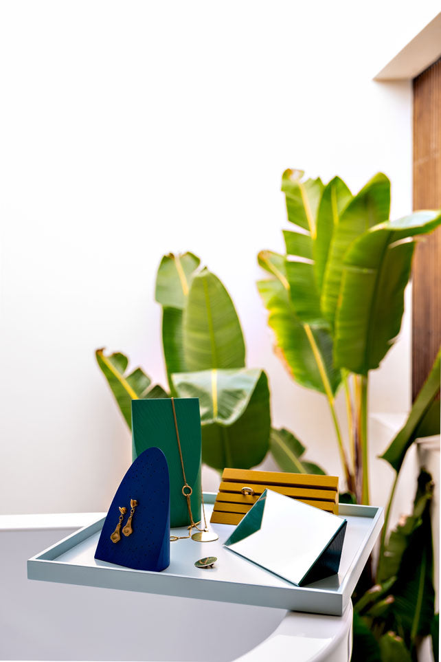 Nikara Schmuck-Präsentation – Eleganter Holz-Ständer für Ringe, Halsketten & Ohrringe