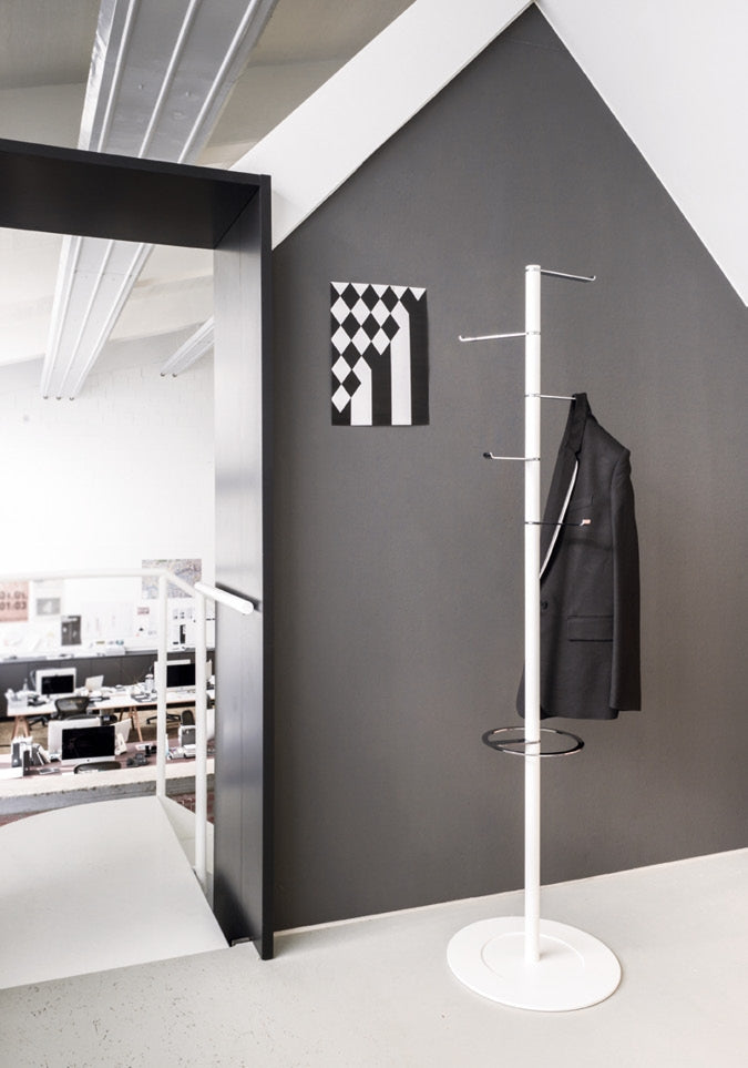 Pivot Garderobenständer: 360° drehbare Haken | Elegant & Funktional
