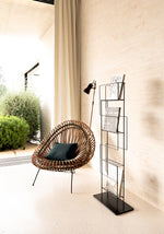 REVUE - Moderner Zeitungsständer & Wandhalter für stilvolle Präsentation