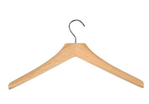 0122. / 0123. Kleiderbügel aus Massivholz: Eiche & Nussbaum – Stilvolle Garderobenlösung