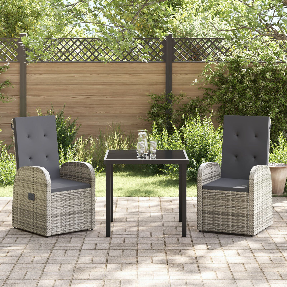 3-teilige Garten-Essgruppe mit Kissen Grau Poly Rattan