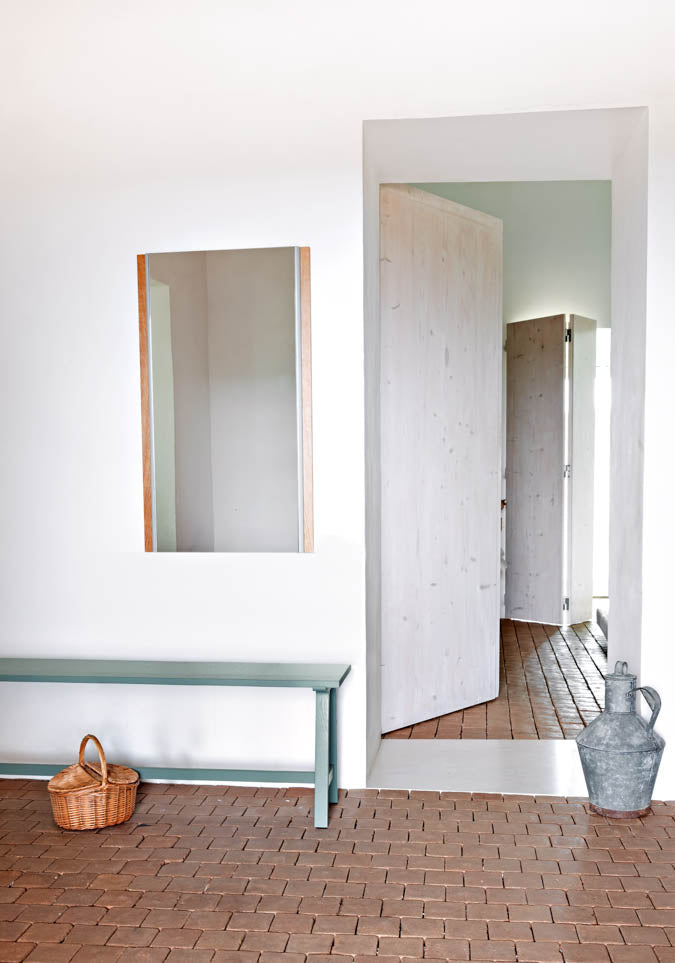 Alma Massivholzbank – Vielseitige Sitzgelegenheit & Beistelltisch