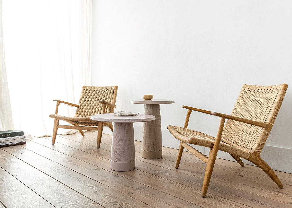 Amanita Beistelltisch: Moderner Design-Tisch aus Massivholz