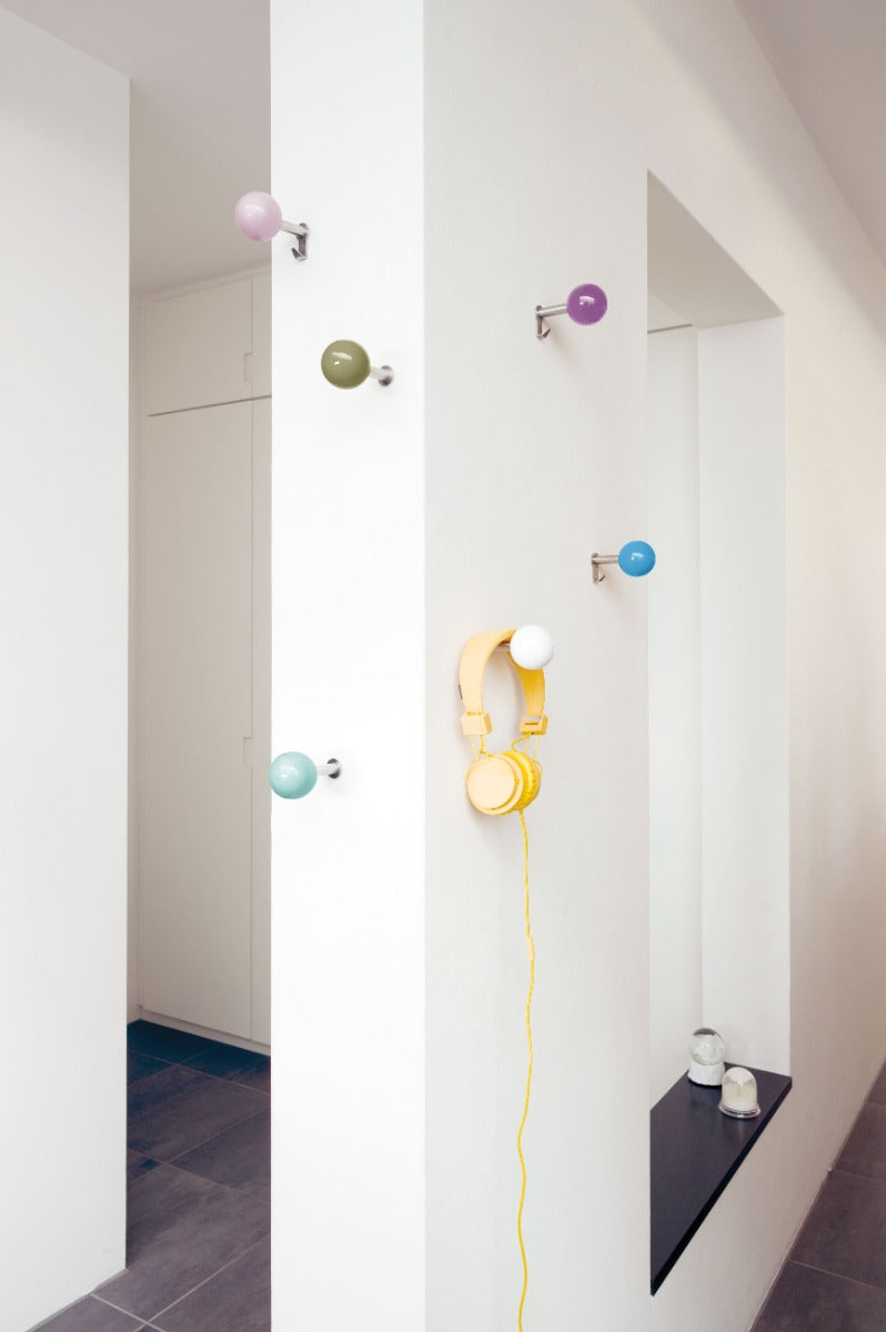 DOTS Wandhaken: Moderner Designklassiker mit kugelförmigem Eyecatcher – Vielfältige Farben für stilvolle Aufbewahrung