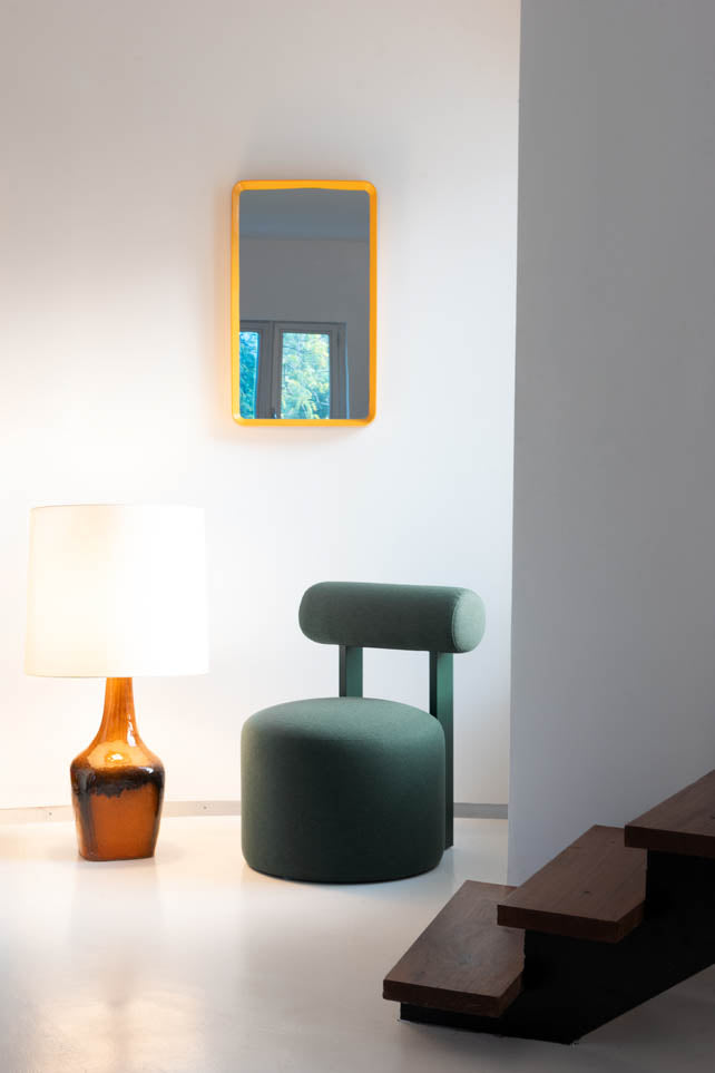 FAYE: Gemütlicher Sitzhocker & Sessel – Designmöbel für stilvolle Räume