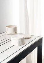 Konsoltisch JUSTE: Mediterraner Charme mit puristischer Keramikplatte