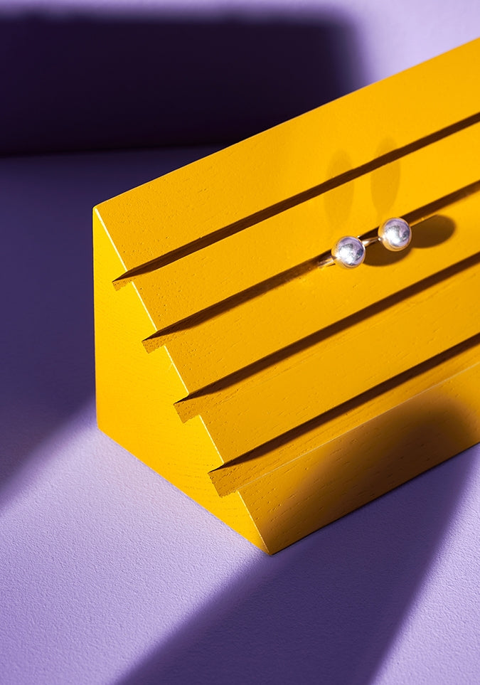 Nikara Schmuck-Präsentation – Eleganter Holz-Ständer für Ringe, Halsketten & Ohrringe