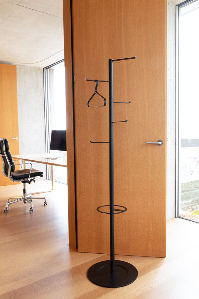 Pivot Garderobenständer: 360° drehbare Haken | Elegant & Funktional