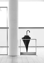 Elegantes Skid Schirmständer: Puristisches Design für jeden Eingangsbereich