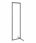 SKID Garderobenständer – Puristisches Design mit Kufenfuß und Nussbaum-Garderobenleiste