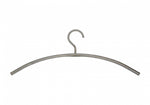 0150. Kleiderbügel: Eleganter Metall-Akzent für Garderoben