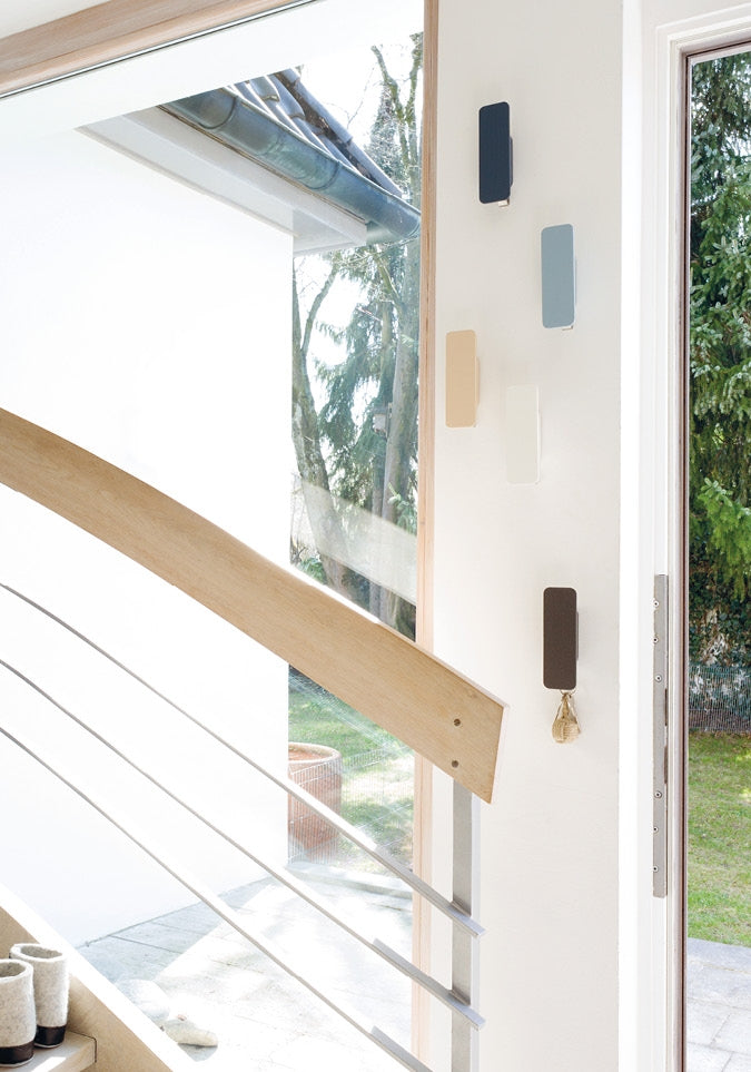 STROKE Wandhaken: Massivholz Garderobenhaken mit Edelstahl-Akzent – Vielseitig & Stilvoll