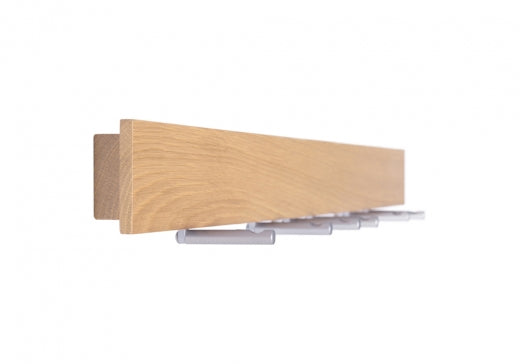 TRACE Wandgarderobe: Stilvolle Garderobe aus Massivholz mit verschiebbaren Haken