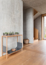 TUB Konsoltisch: Massivholz & Metall - Elegantes Design mit 2 Ablagen