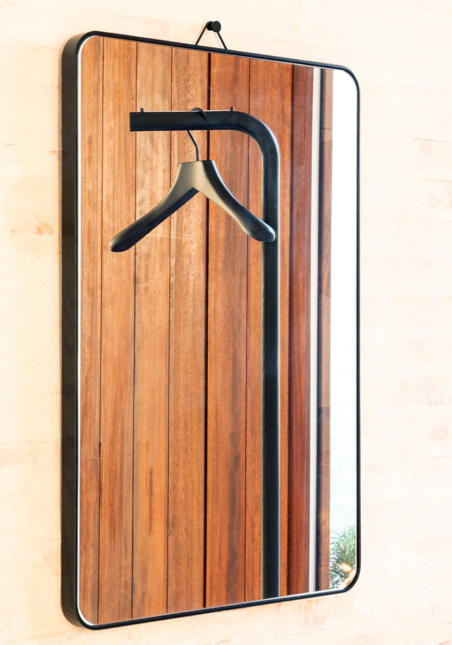 VIEW Wandspiegel: Eleganter Spiegel aus Massivholz Eiche – 1950er Design